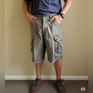 Unionbay mens green casual cargo shorts, flat front multiple pockets